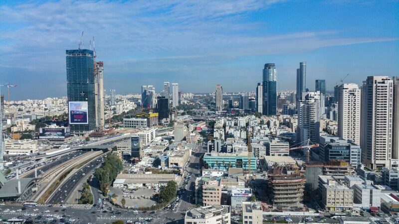 Renting a car in Israel: is it worth braving the traffic in Tel Aviv? Probably not! #Israel #TelAviv #cityscape