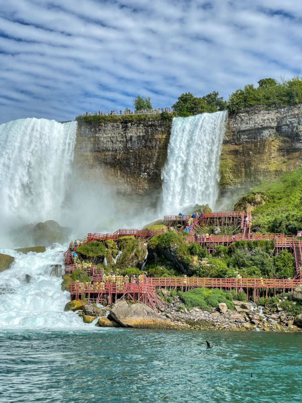 can i visit niagara falls right now