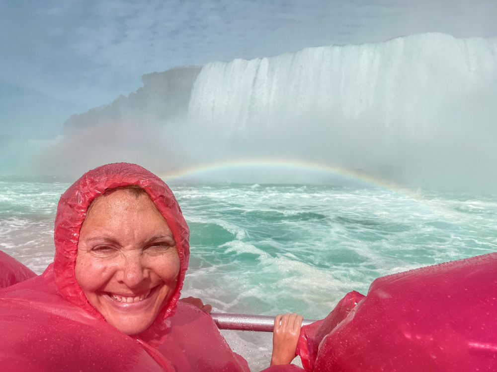 can i visit niagara falls right now