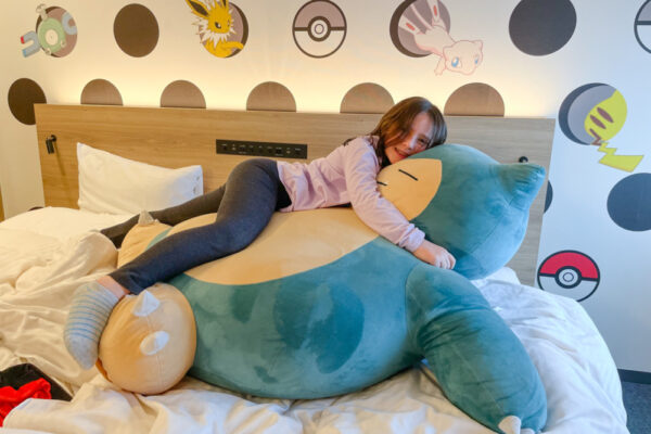 girl hugging giant s
