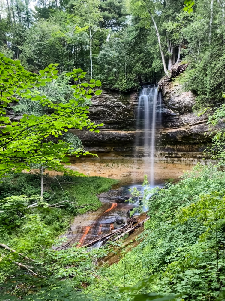 places to visit in munising mi