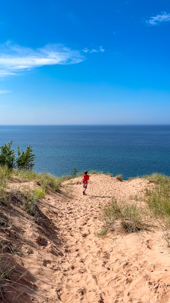 places to visit in munising mi